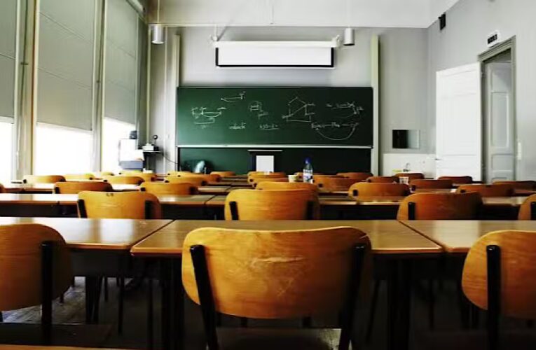 عنوان: پنجاب میں گرمی کی شدت کے باعث گرمیوں کی تعطیلات جلد دینے پر غور