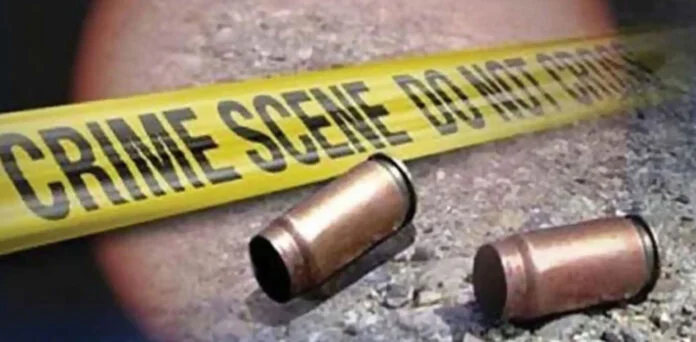 نوشہرہ میں گھریلو تنازع پر فائرنگ، بیوی کو منانے گیا شوہر سسرال میں 3 افراد کو قتل کر کے فرار