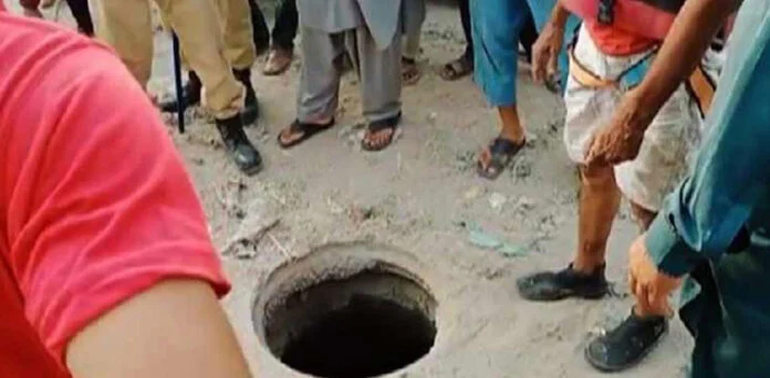 “رحیم یار خان میں کھلے مین ہول نے 7 سالہ بچے کی جان لے لی – مقدمہ درج”