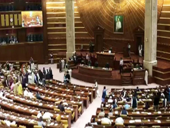 “گنبدی چھت نے سولر پلان کو کر دیا آدھا!” “گنبدی چھت نے سولر پلان کو کر دیا آدھا!” - اردو خبریں