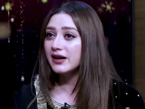 مومنہ اقبال کا سیاست دانوں پر طنز، سوشل میڈیا انفلوئنسرز کو پیغام مومنہ اقبال کا سیاست دانوں پر طنز، سوشل میڈیا انفلوئنسرز کو پیغام - اردو خبریں